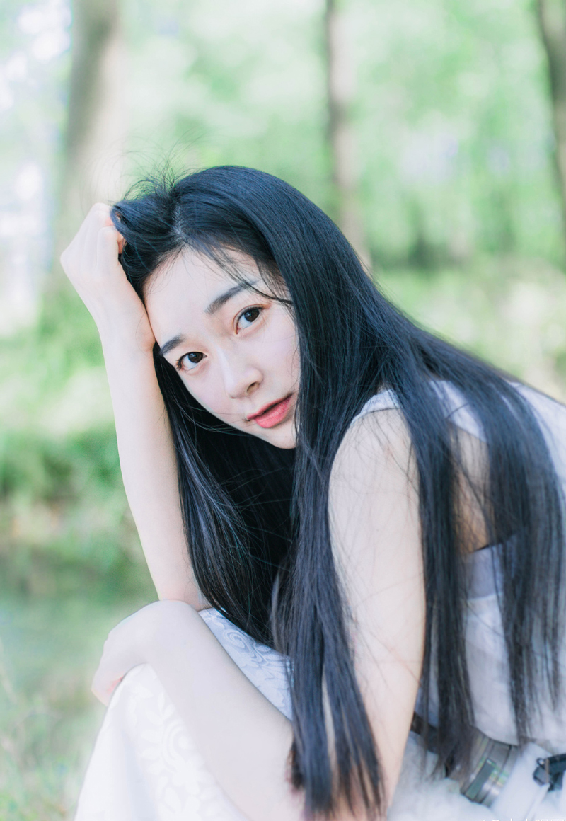 你是我今生渡不过的劫，多看一眼就心软，拥抱一下就沦陷。
